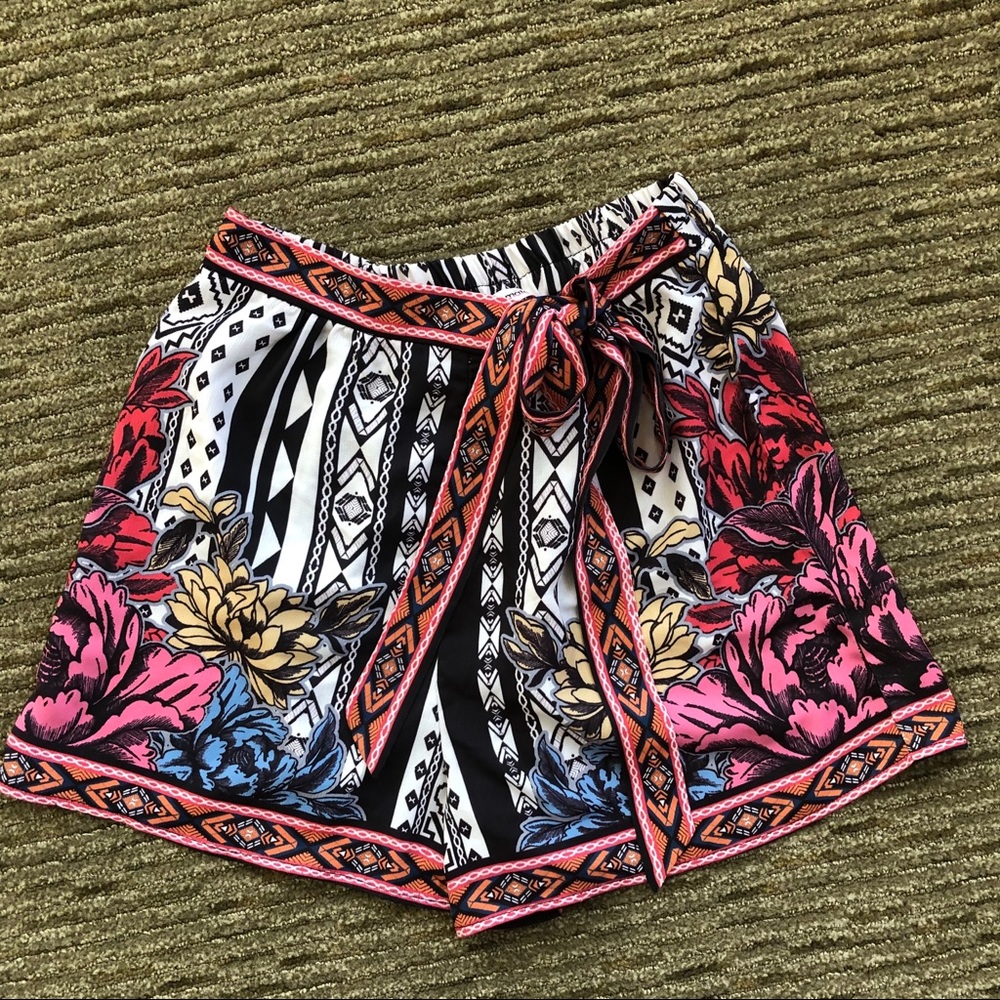 NWT Jealous Tomato Floral Pattern Shorts